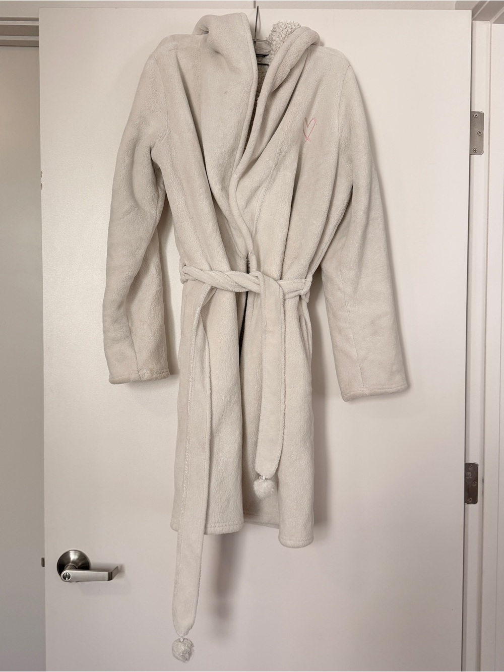 Victoria's Secret Cream Hooded Plush Robe - with pockets!